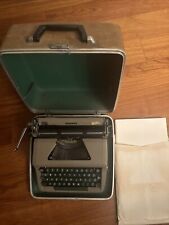 Royal Quiet DeLuxe Manual Typewriter Portable Hard Case W/ Paper Sheets Works picture