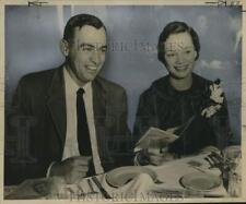 1956 Press Photo Mr. Wesley Woolf and Miss Lucinda Beattie at Dinner - noo66128 picture
