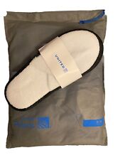 United Airlines POLARIS Pajamas Set-Size S/M-BRAND NEW-NEVER WORN Plus Slippers picture