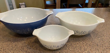 Pyrex Colonial Mist pattern nesting bowls, LOT OF 3, white/blue, 441, 443, 4444 picture