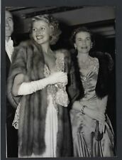 RITA HAYWORTH HOLLYWOOD ACTRESS 1947 VINTAGE ORIGINAL PRESS PHOTO picture