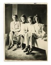 Snapshot  - THE OPTICIAN'S DAUGHTERS. Original Vintage Found Photo 1947 France picture
