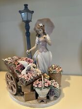 LLadro Flowers For Everyone figurine 01006809 Lladro Girl With Flowers Rare picture
