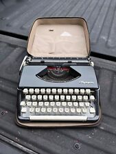 1958 Olympia SF typewriter picture
