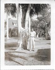 Man Photograph Palm Tree 1940s Old Florida Vintage Fashion 2 1/2 x 3 1/4 picture