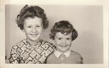 LITTLE GIRLS Vintage FOUND PHOTOGRAPH bw  Original SISTERS 812 2 U picture