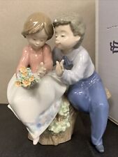Retired LLadro Spain Figurine # 5701 Just A Little Kiss Glossy w/ Original Box picture