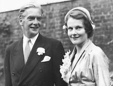 Anthony Eden & Lady Eden Pictured Wedding Day August 14Th 1952 Printe 1952 PHOTO picture
