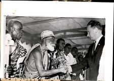 LD355 1960 AP Wire Photo OLDEST CHIEF IN GHANA NII AMONARKWA & DAG HAMMARSKJOLD picture