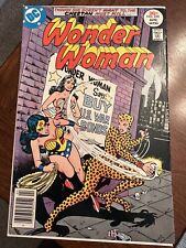 Wonder Woman Comics Collectible   Paperback  DC Comics # 230 (April 1977) picture