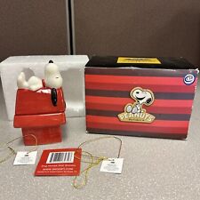 Westland Giftware Snoopy & Doghouse Salt Pepper Shaker Set Item# 18274 NIB picture