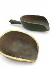 VINTAGE DECORATIVE WOODEN FOLK ART SCOOPS IN 2 COLOR SHADES Beige Green picture