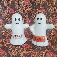 Vintage HALLOWEEN GHOST SALT & PEPPER SHAKERS Hermitage Pottery 1995 picture