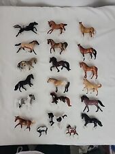 Lot Of 18 1999 Breyer Reeves Stablemates Horses And 2 Tiny Horses picture