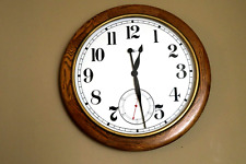 VINTAGE HOWARD MILLER 622-757 HUGE QUARTZ WALL CLOCK GREAT WORKING CONDITION 25” picture