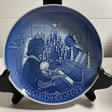 1971 Bing & Grondahl Plate CHRISTMAS AT HOME Plate Henry Thelander Denmark B&G picture
