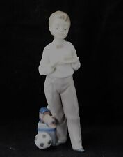 Lladro Figurine #5877 Guest Of Honor picture