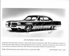 1970 Oldsmobile 98 Luxury Sedan Press Release Photo Classic Car GM picture