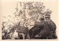 Original WWII Photo GERMAN FLAK ANTI-AIRCRAFT GUN & GUNNER in CAMO SMOCK 0282 picture