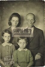 Family Portrait Not Human Dad Alien??  Print 4x6 Oddity Photo #173 picture