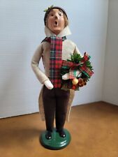 2016 Byers Choice Caroling Man With Wreath Signed Numbers 47/100 picture