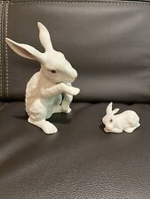 Boehm Rabbit with Young #40226 and #40226A matte white picture