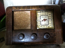 VINTAGE RCA VICTOR MODEL Q21 WOODEN RADIO Powers On picture