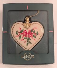 Lenox Holiday Heart Ornament, Porcelain, EUC ❤️    🎀 picture