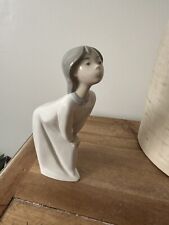 Vintage Collectible Lladro # 4873 Kissing Girl Spain No Box Excellent picture