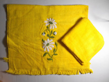 VTG Pequot White Daisy Embroidered Yellow Cotton Hand Towel & Washcloth UNUSED picture