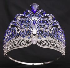 MISS UNIVERSE  CROWN MOUWAD picture