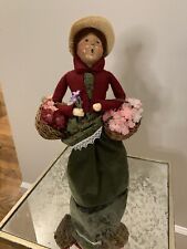 BYERS CHOICE 1994 Caroler - Flower Vendor Lady CRIES OF LONDON Christmas Doll picture
