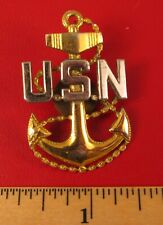 VINTAGE US NAVY VANGUARD 154 INSIGNIA MEDAL PIN USN ANCHOR SAILOR MILITARY  picture