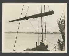 VTG PRESS PHOTO / 155 MM GUN UNLOAED FROM AN ARMY SHIP AT  PUERTO RICO 1939 picture