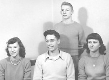 6A Photograph Group Photo Portrait Young Men Women  1940's picture