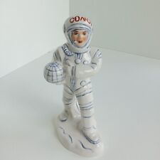 Astronaut . Space. Ceramics. USSR.VINTAGE.1960-1970 picture