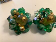 vintage estate green and gold tone cluster clip on earrings picture