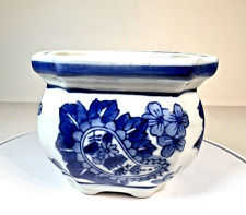 Blue on White Hand Painted Chinese Porcelain Planter/Vase 3.25