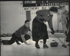 1984 Press Photo Milwaukee Curling Club members at Mixed Bonspiel in Mequon picture