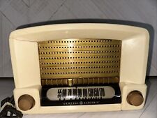 Vintage 1948 General Electric Model 115 5-tube AM Radio in White/Cream picture