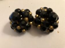 vintage estate  black and gold tone   cluster  bead clip on earrings picture