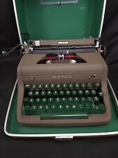 Royal Quiet De Luxe Typewriter W/Case Serviced Clean Works Good L3810 picture