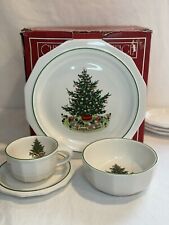 pfaltzgraff Christmas Heritage 16 Place Setting With Original Box picture