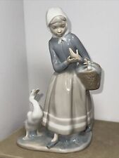 LLADRO FIGURE SHEPERDESS WITH DUCKS PORCELAIN 4568  RETIRED UNBOXED ~ picture