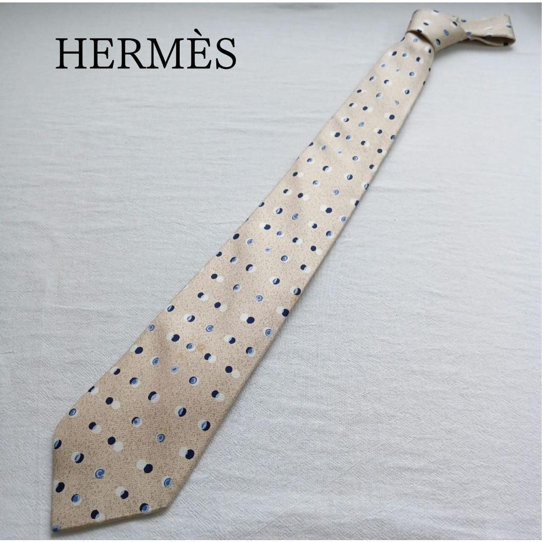Hermes Tie, Beige, Polka Dot Pattern, 100% Silk, Luxurious Feel, N4601