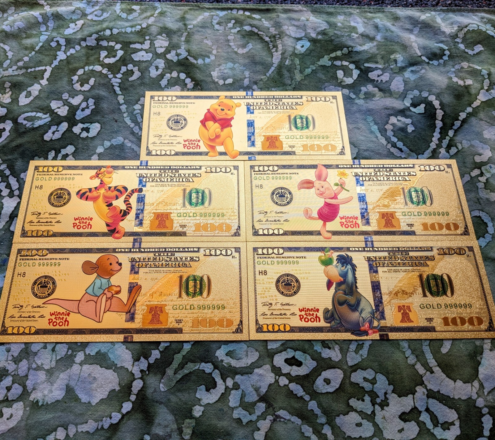 5 pc 24k Gold Foil Plated Winnie the Pooh Collectable Banknote Set.  Mint