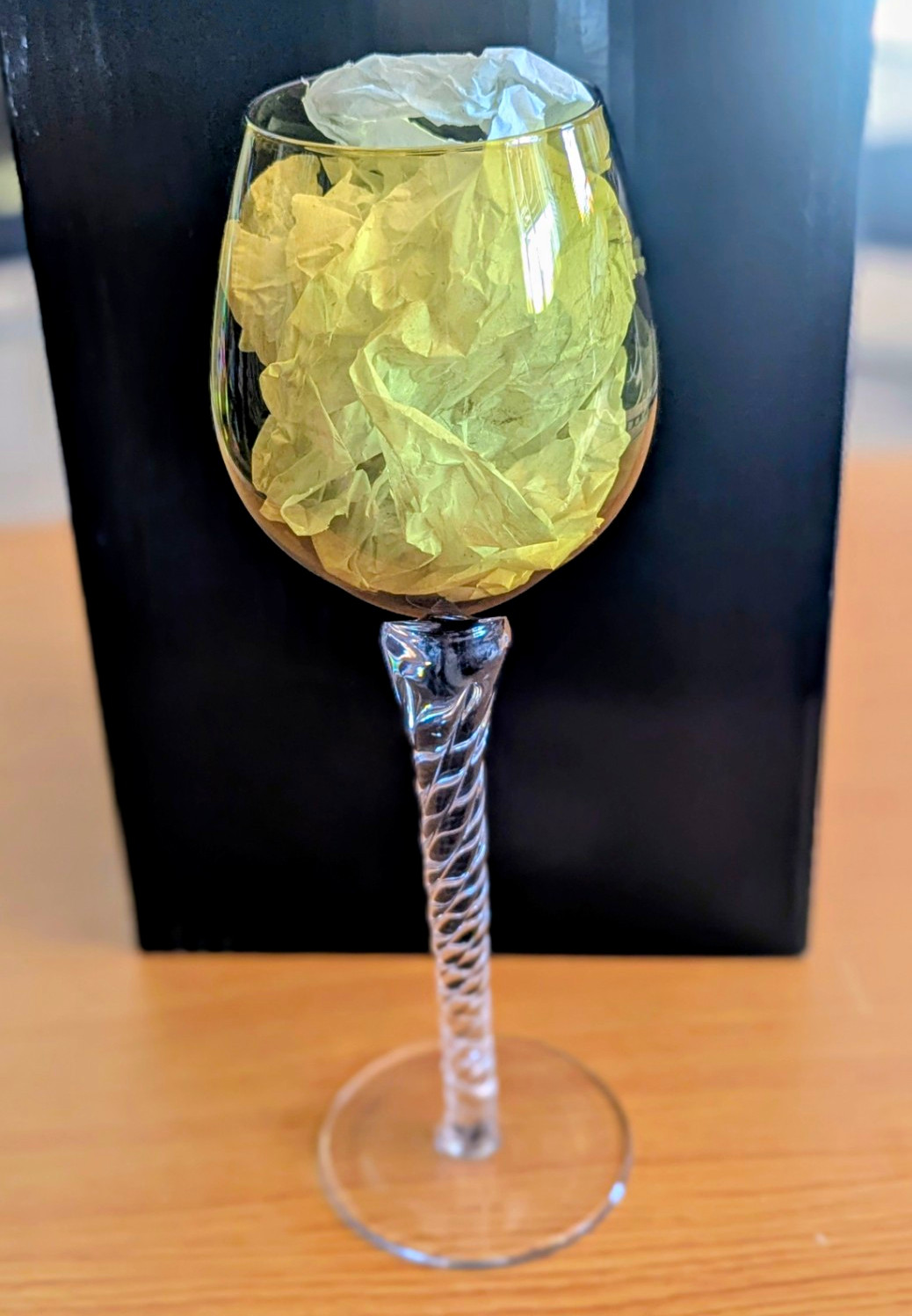 Bombay Vintage Hand Blown  Wine Glasses Set of 4 Green/Clear Twisted Stem