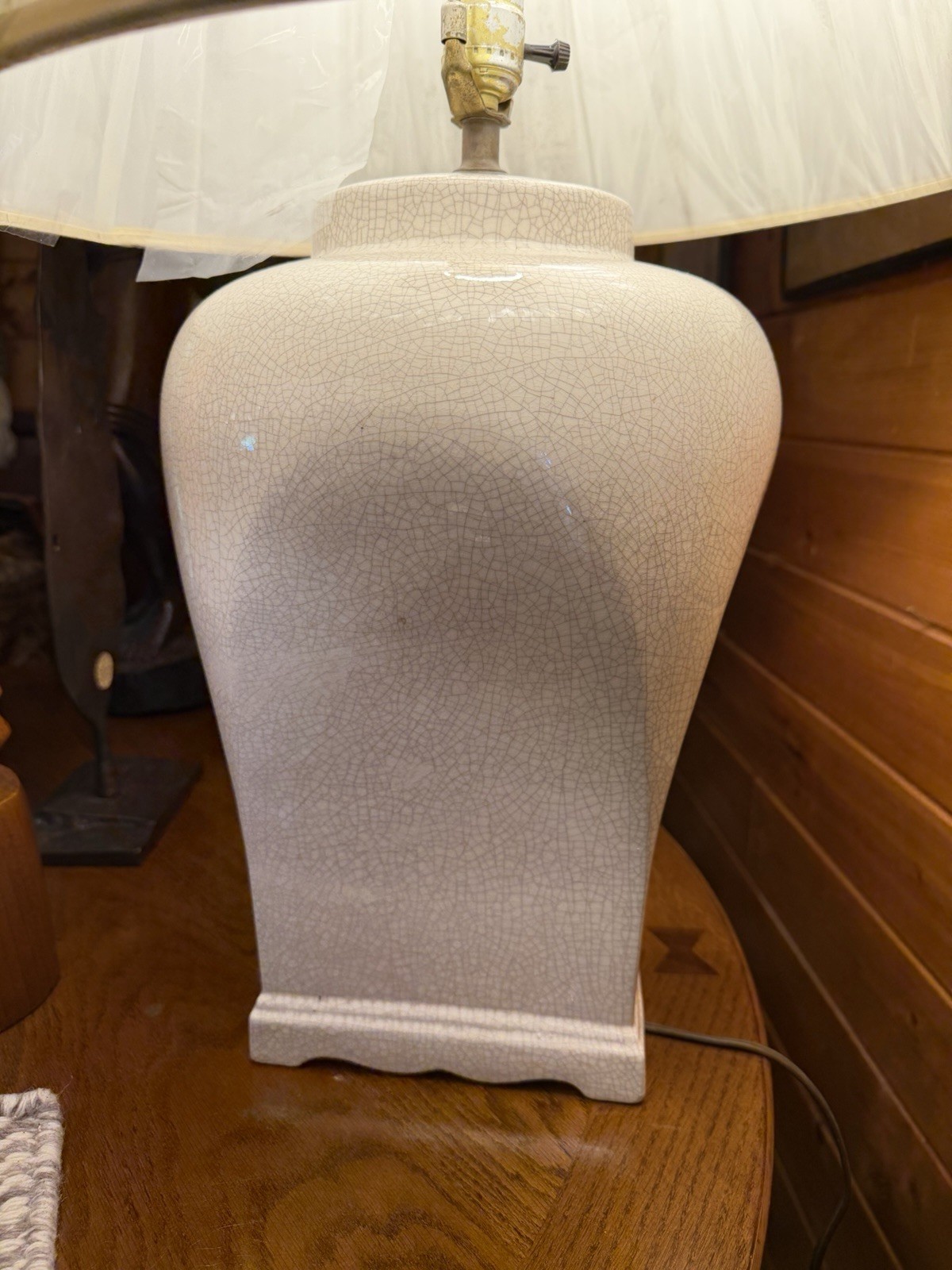 Vintage MCM Ceramic Crackle Finish Ginger Jar Table Lamp White Vintage MCM Ceramic Crackle Finish Ginger Jar Table Lamp White