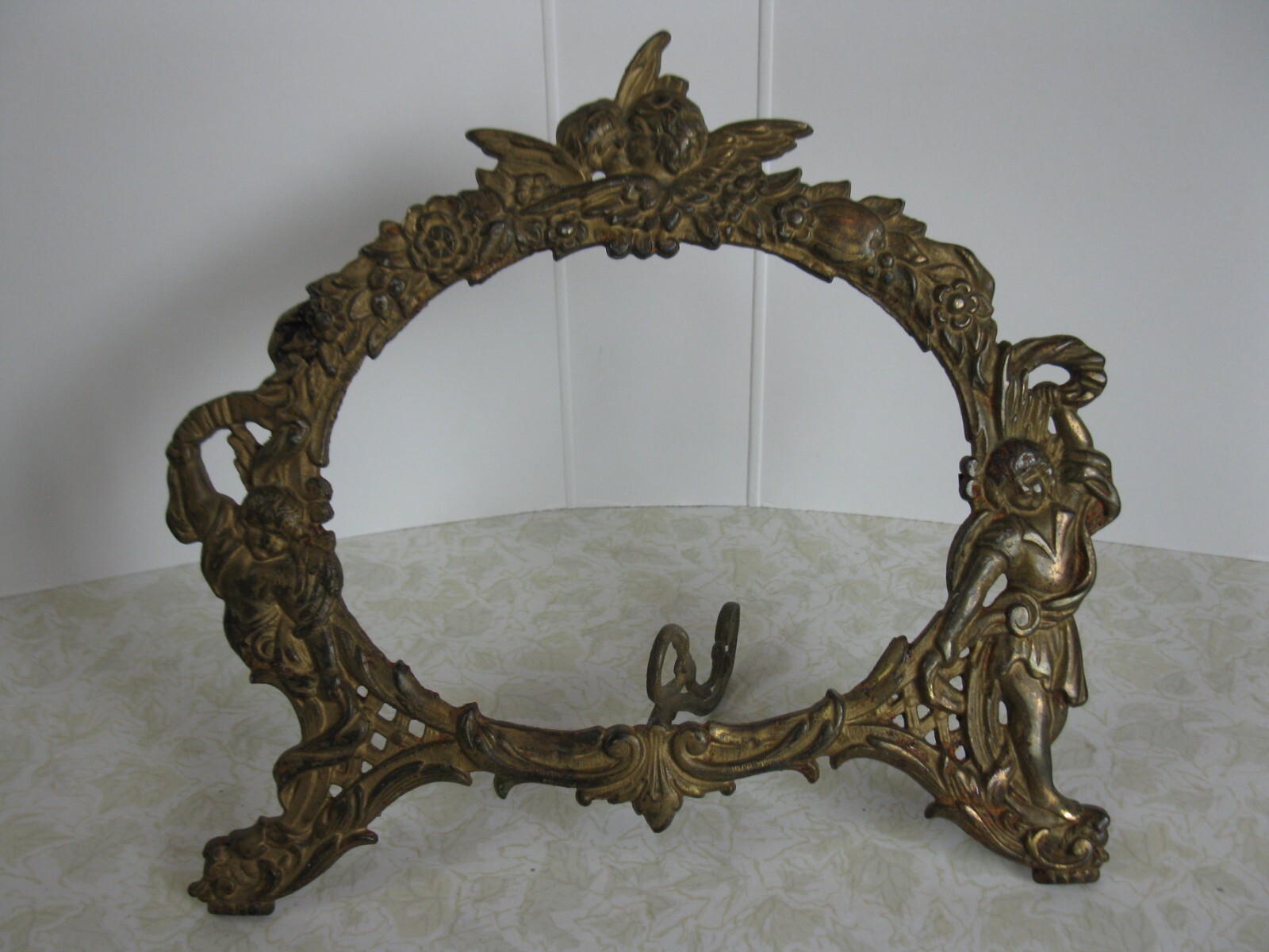 Antique Oval Picture Frame Cherubs Angels Cast Iron  Free Standing Shabby Chic