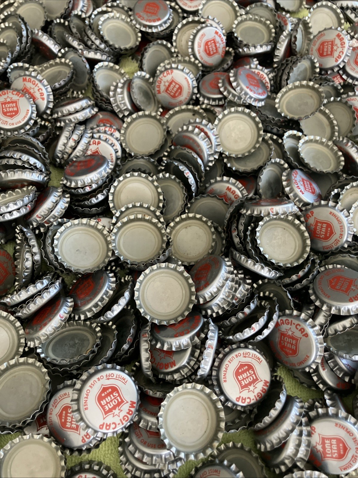 Lot Of 100 New Lone Star Texas Beer BottleCaps Magi-Cap Bottle Caps